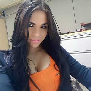 Meet your Posher, Carla